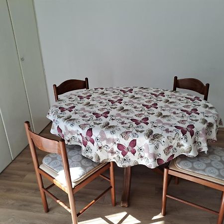 Yulia Apartman プーラ エクステリア 写真