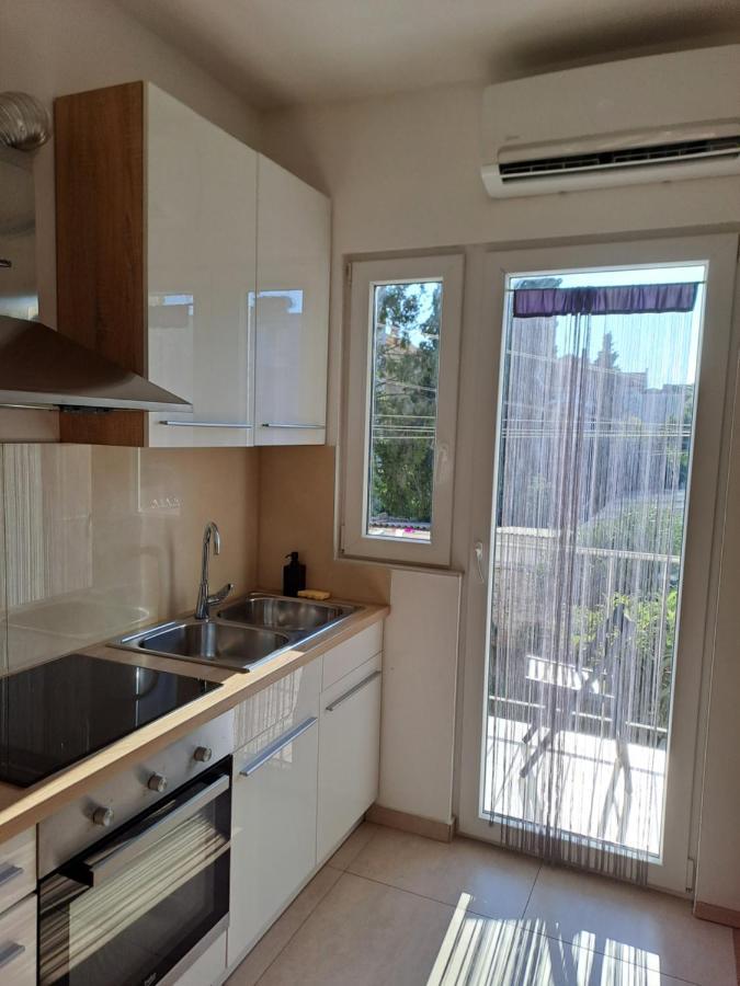 Yulia Apartman プーラ エクステリア 写真