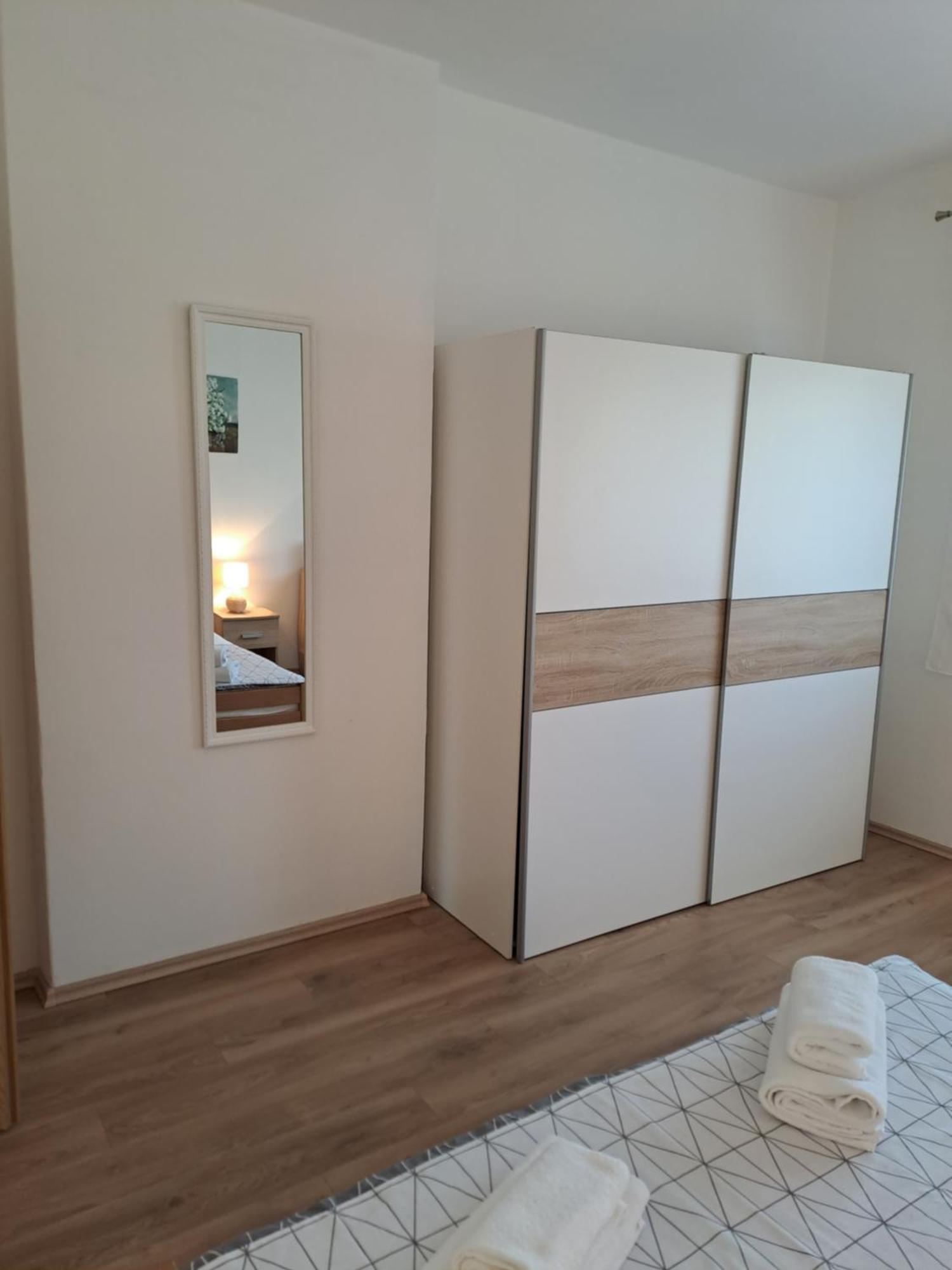 Yulia Apartman プーラ エクステリア 写真